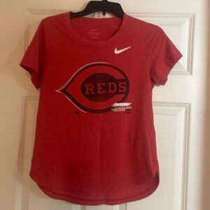 Ladies Nike Cincinnati Reds T shirt